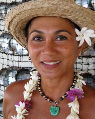 Tahiti-Woman-LOW
